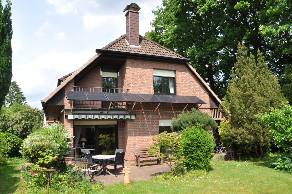 Helle Altbauwohnung mit hohen Decken und Holzdielen
